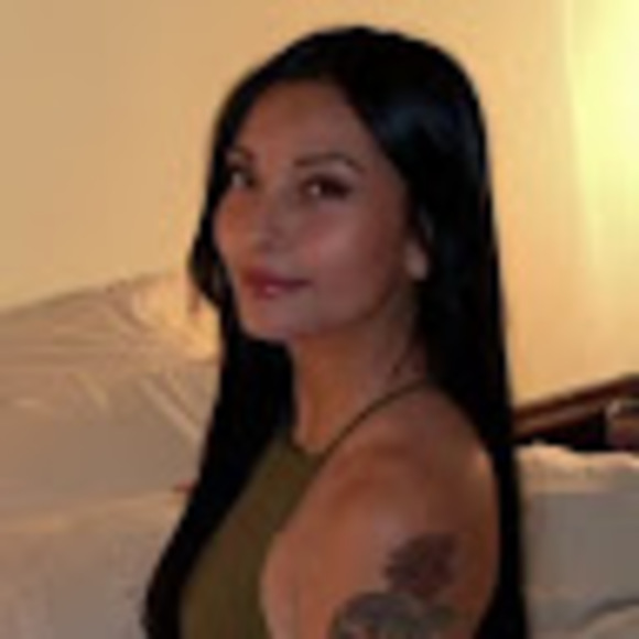 Meet your Posher, Alexxia - Picture 1 of 1